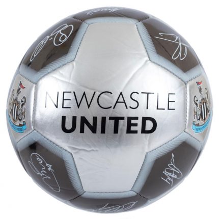 TM 04600 Newcastle United FC Sig 26 Football