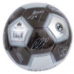 TM 04600 Newcastle United FC Sig 26 Football